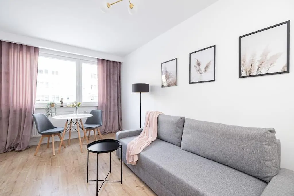 Apartment Comfy Studio - 10' Walk To The See ! Gdansk